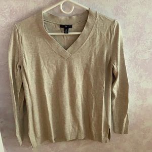 Gap sweater